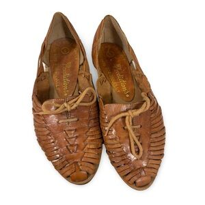 SOLD… Predictions Leather Huarache Sandal Flats Women’s Size 5